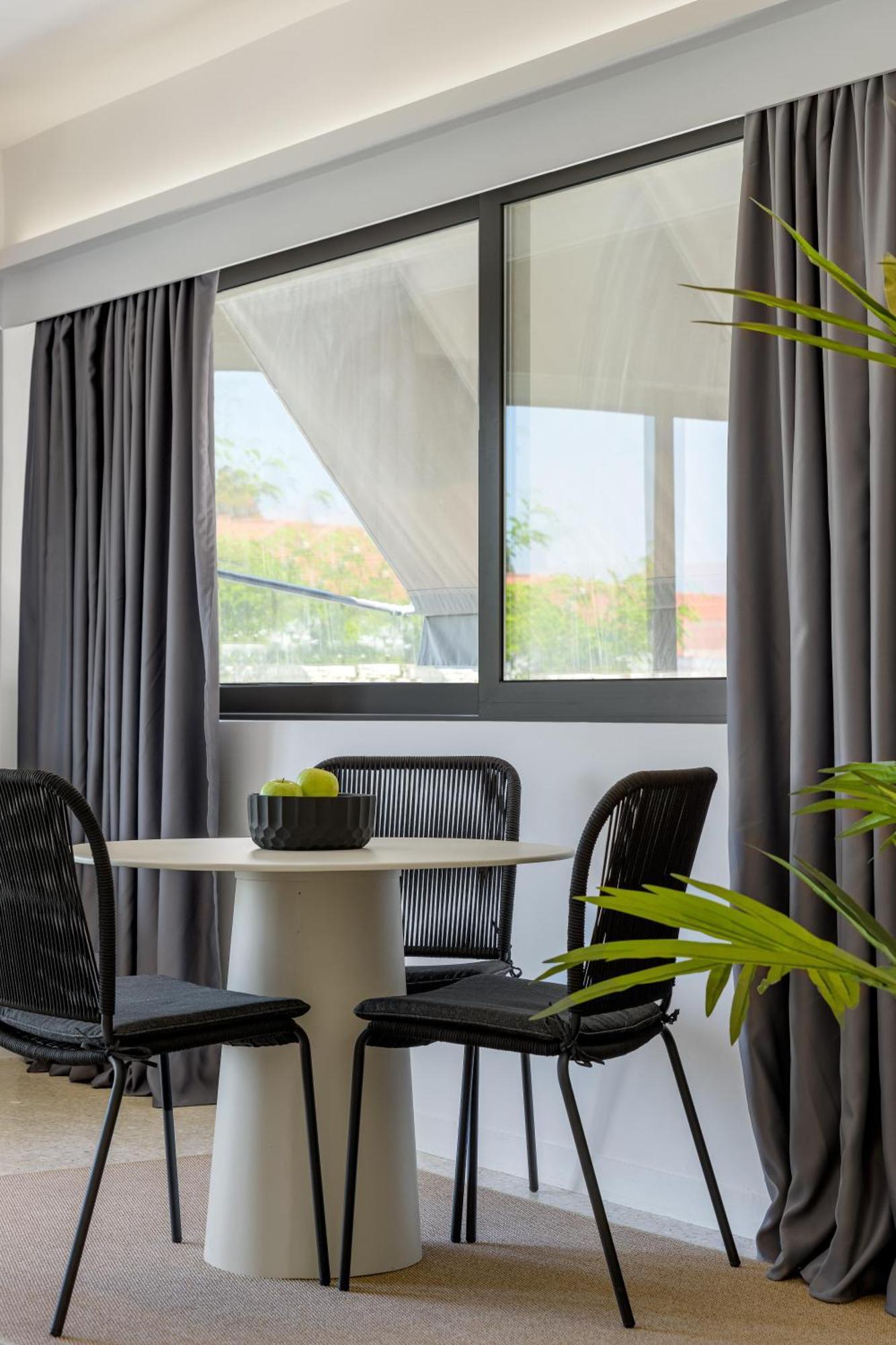 Momo Suites, Acropolis By Aura Homes Athens Room photo