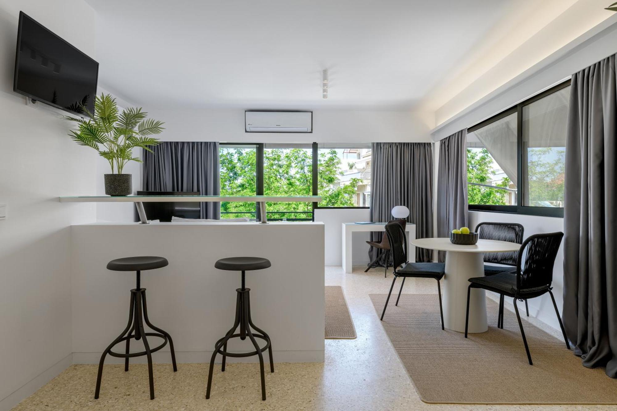 Momo Suites, Acropolis By Aura Homes Athens Room photo